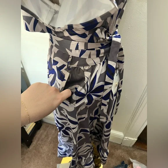 NWT By Egreis Floral 2 piece set Gray and Navy Size L - Picture 3 of 10